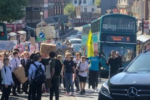 Protests against the climate emergency on the mean streets of Tunbridge Wells. CREDIT: KentLive